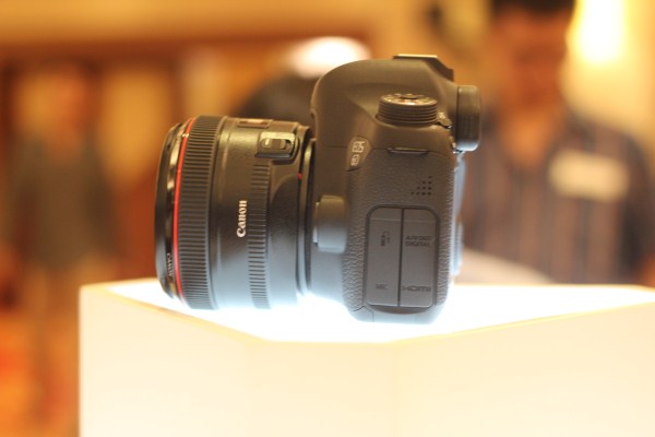 canon-eos-6d-chinh-thuc-xuat-hien-tai-vn-fullframe-nho-gon-nhat-the-gioi-tich-hop-wifi