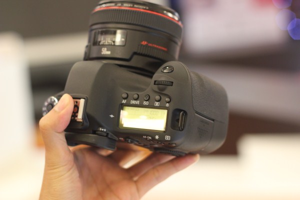 canon-eos-6d-chinh-thuc-xuat-hien-tai-vn-fullframe-nho-gon-nhat-the-gioi-tich-hop-wifi