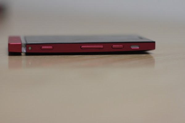 can-canh-sony-xperia-p-mau-hong-tai-vn