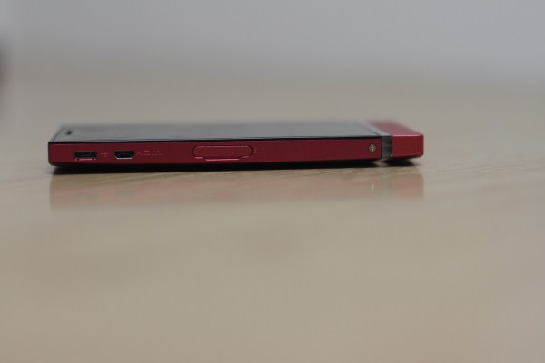 can-canh-sony-xperia-p-mau-hong-tai-vn