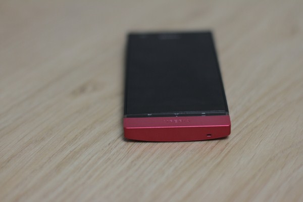can-canh-sony-xperia-p-mau-hong-tai-vn