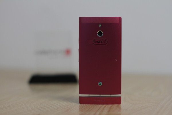 can-canh-sony-xperia-p-mau-hong-tai-vn