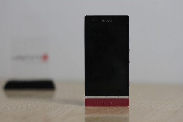 can-canh-sony-xperia-p-mau-hong-tai-vn