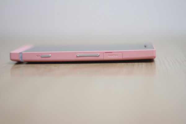ngam-xperia-sl-mau-hong-va-xam-tai-vn