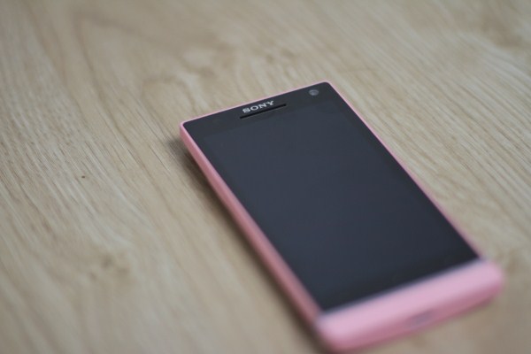 ngam-xperia-sl-mau-hong-va-xam-tai-vn