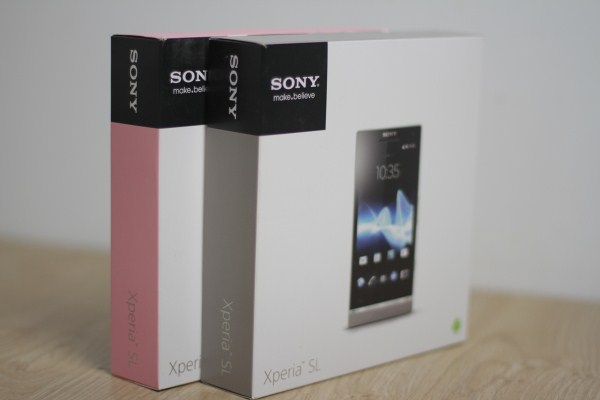 ngam-xperia-sl-mau-hong-va-xam-tai-vn