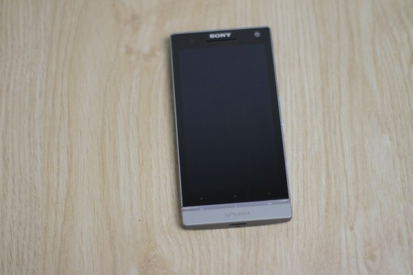 ngam-xperia-sl-mau-hong-va-xam-tai-vn