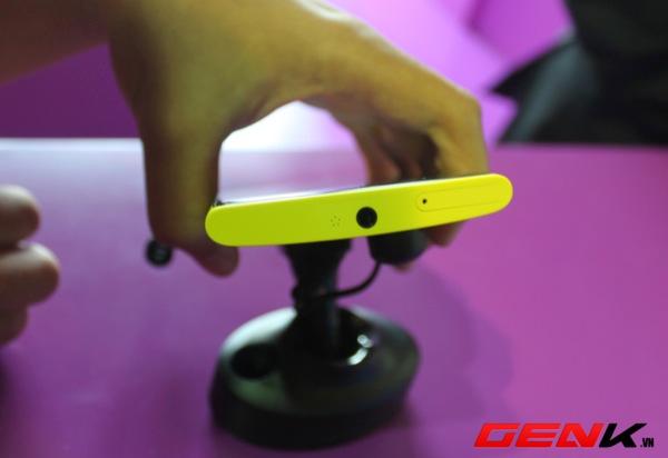 Cận cảnh Nokia Lumia 920 tại Việt Nam: Điện thoại đẹp, giá 13,999 triệu đồng 8