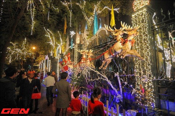 Điểm danh những địa điểm chụp ảnh Giáng Sinh đẹp nhất Hà Nội 14