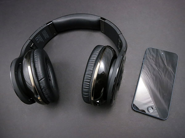 Scosche ra mắt RH1060: Tai nghe có kiểu dáng giống Beats Studio 1 Scosche ra mắt RH1060: Tai nghe có kiểu dáng giống Beats Studio 1