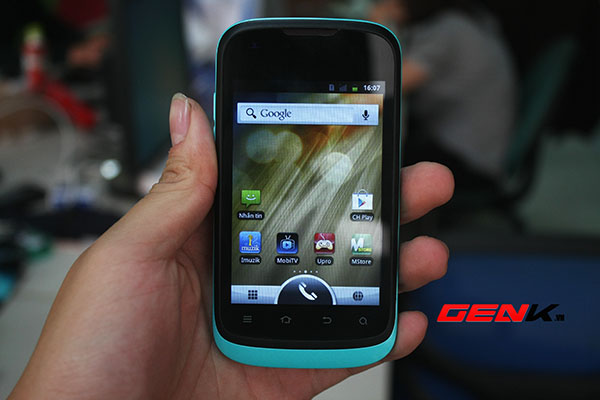 Viettel V8403: Smartphone phù hợp cho sinh viên 16