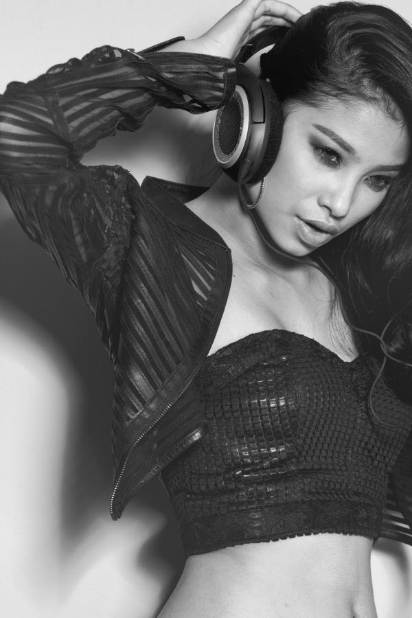Phi&ecirc;u linh với bộ ảnh "Born to be White" của SVHouse 5