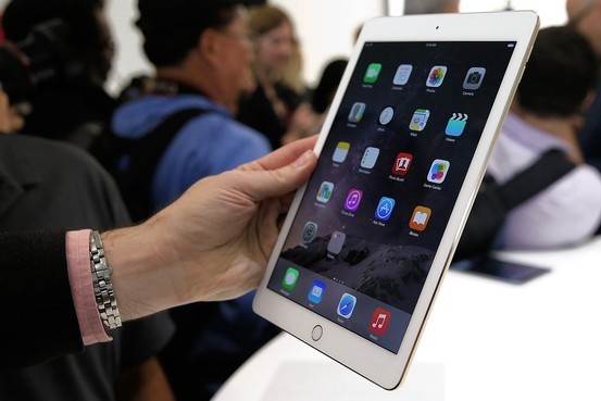iPad Air 2 được cài sẵn thẻ SIM do Apple phát triển.