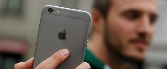 iPhone 6 Plus bán chạy nhờ sự cố uốn cong