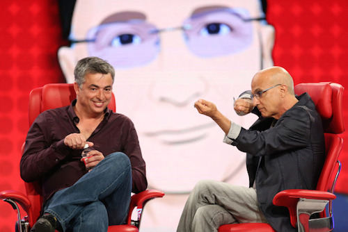 Eddy Cue và Jimmy Iovine (phải) tại Code Conference. Ảnh: Re/Code.