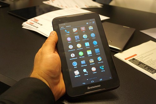 Tab A3000 hỗ trợ 2 SIM.