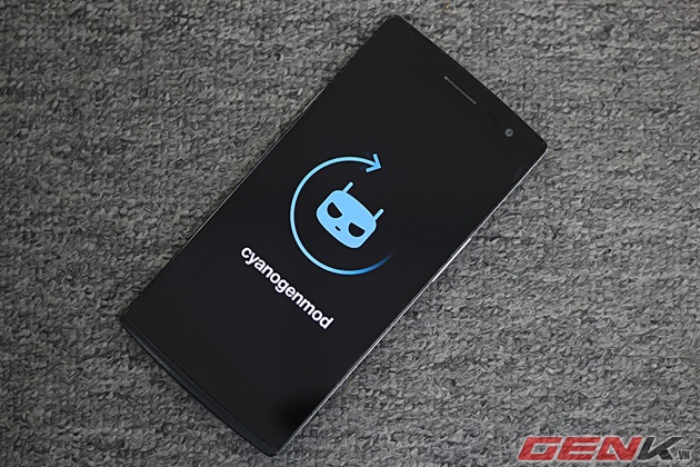 Biểu tượng quen thuộc của CyanogenMod khi khởi động OPPO Find 7/7A.