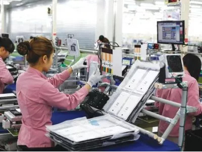 Hai nhà máy sản xuất điện thoại di động của Samsung ở Việt Nam hiện cung cấp 30% tổng sản lượng điện thoại Samsung bán ra trên toàn cầu