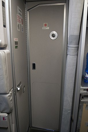 Truy cập vào cửa buồng lái trên máy bay Airbus A320 Germanwings (như trên) có thể được vô hiệu hóa từ bên trong boong tàu bay để ngăn chặn cướp