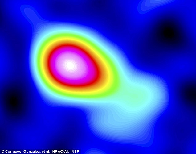 Hình ảnh bức xạ ghi nhận được từ ngôi sao này, cho thấy sự phát triển rất nhanh của nó trong giai đoạn đầu.