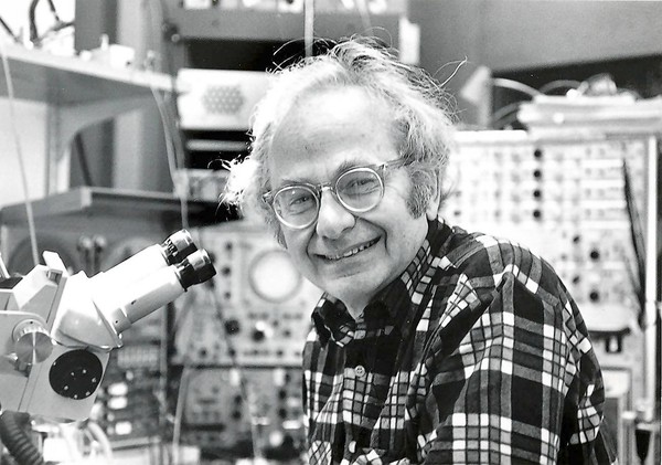 Nhà khoa học David Hunter Hubel (1926 - 2013).