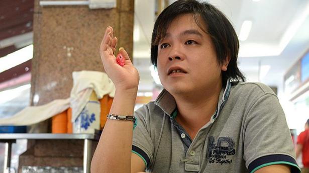 Jover Chew, chủ cửa h&agrave;ng di động Mobile Air từng lừa du kh&aacute;ch Việt.