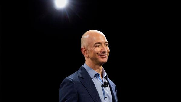 Giá trị thị trường Amazon tăng 41 tỷ USD, CEO Jeff Bezos đút túi 7 tỷ USD.