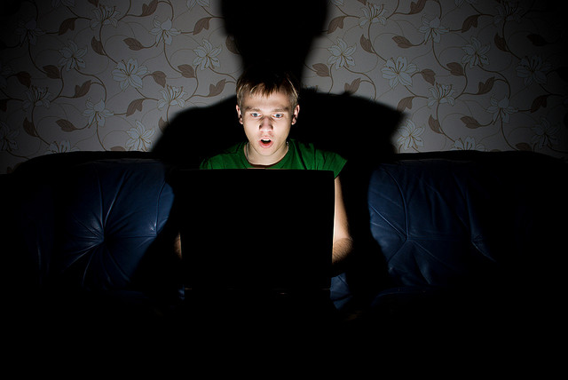 Hack cơ thể để không buồn ngủ khi thức đêm nữa?