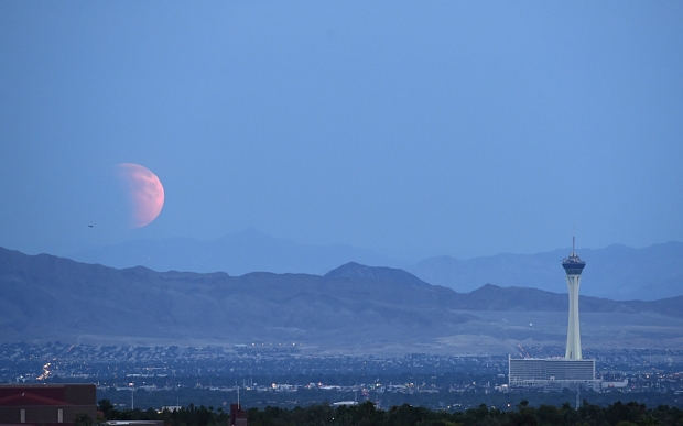  Một phần Mặt trăng máu chụp tại Las Vegas. 
