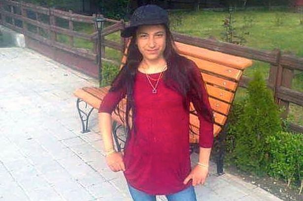 Andreea Patuleanu 14 tuổi từ một gia đình nghèo gypsy Rumani đã chết trong tuần này sau khi ngồi hàng giờ dưới ánh mặt trời đốt cháy để sử dụng máy tính và Internet miễn phí truy cập được cung cấp bởi các trường làng