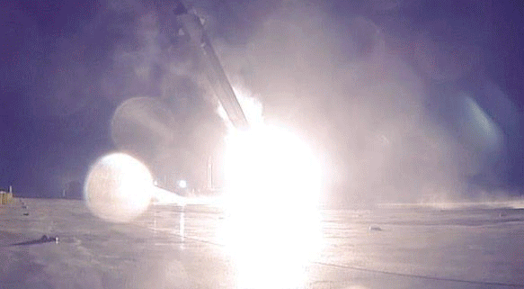 Tên lửa Falcon nổ tung khi vừa hạ cánh trong lần thử nghiệm đầu tiên vào tháng 1.