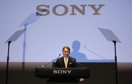Chủ tịch và Giám đốc điều hành Sony Corp của Kazuo Hirai tham dự một cuộc họp chiến lược của công ty tại trụ sở chính của công ty ở Tokyo ngày 18 tháng hai năm 2015. REUTERS / Issei Kato 