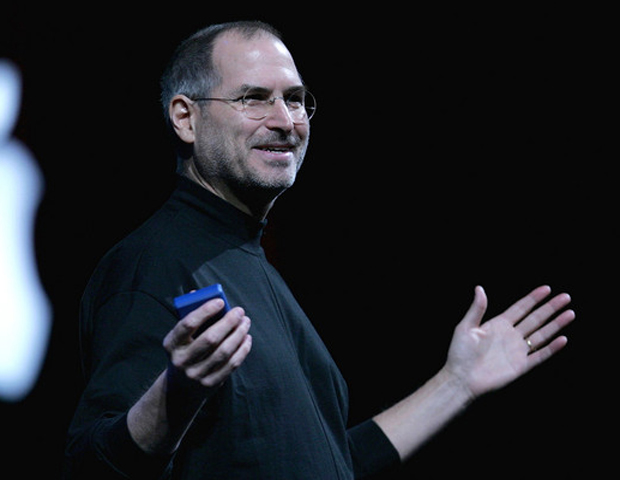 Steve Jobs luôn trung thành với chiếc áo cổ lọ màu đen, đơn giản là nó giúp ông giảm bớt những quyết định nhỏ nhặt trong ngày.