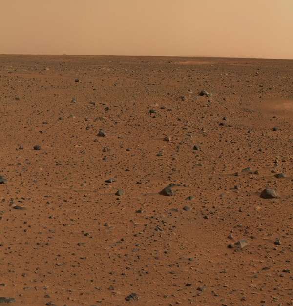  Ảnh chụp bề mặt Sao Hỏa từ robot tự hành Spirit. 