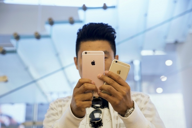  Một vị khác đã sớm thử nghiệm khả năng chụp selfie của iPhone 6s Plus phiên bản hồng vàng. 
