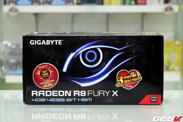 GIGABYTE™ GV-R9FURYX-4GD được đóng hộp đơn giản cùng thông số kỹ thuật của chiếc VGA bên trong. Sản phẩm được bảo hành chính hãng 3 năm tại Việt Nam