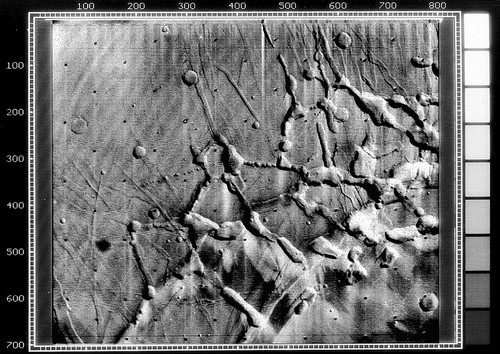  Bức ảnh bề mặt sao Hỏa được chụp bởi Mariner 9. 