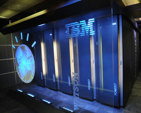 IBM Watson, siêu máy tính mạnh nhất hiện nay.