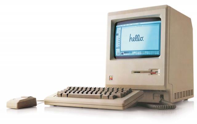Chiếc máy Macintosh 1984 với giao diện đồ hoạ đầu tiên trên thế giới.