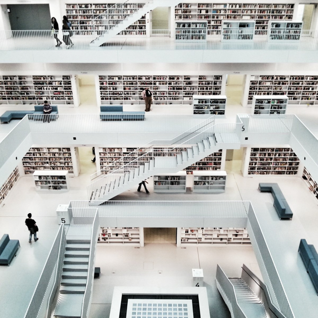 Kiến trúc đẹp mắt của thư viện ở Stuttgart, Đức. Ảnh chụp bởi nhiếp ảnh gia người Pháp - Gerard Trang.