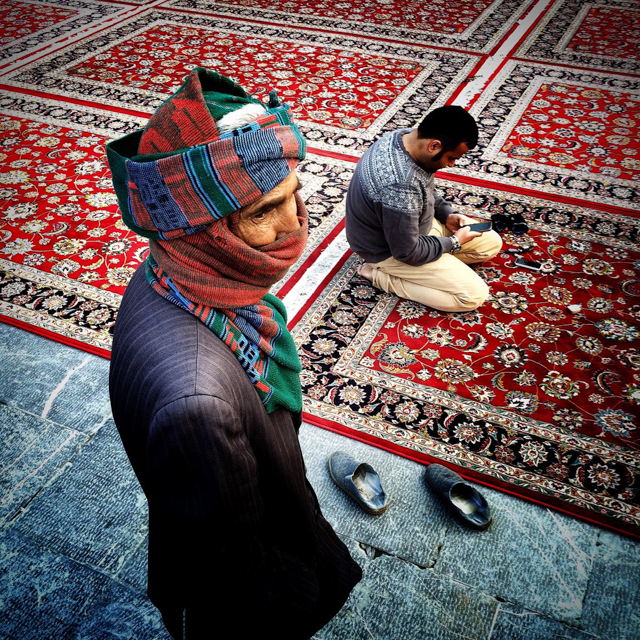 Bên trong đền thờ Imam Reza ở Mashhad, Iran. Ảnh chụp bởi Hamed Narazi đến từ Iran.