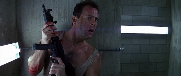 MP5 xuất hiện trong phim Die Hard với nhân vật chính John McClane là một cảnh sát tại New York.