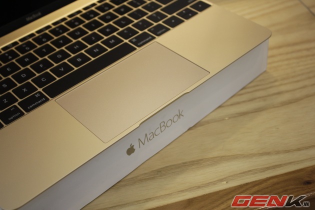 TrackPad sử dụng công nghệ Force Touch hoàn toàn mới của Apple