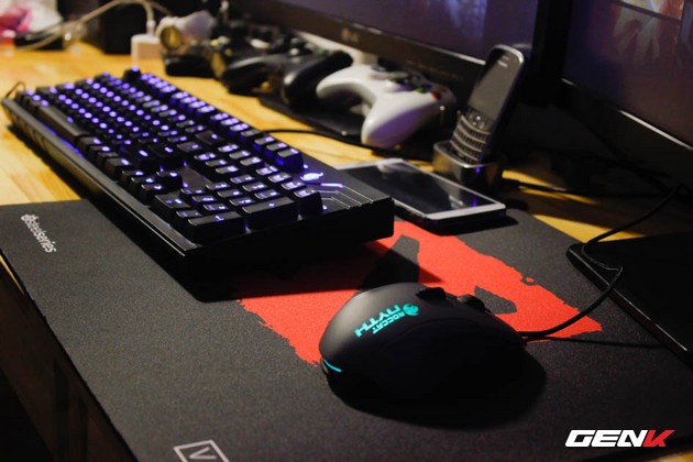  Roccat Nyth rất đẹp trong góc giải trí cá nhân. 