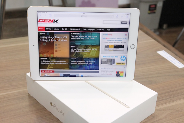 Hình ảnh mở hộp iPad Air 2 từ Genk