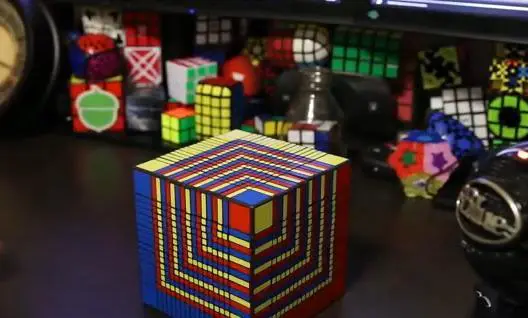 Chinh phục khối Rubik khó nhất thế giới