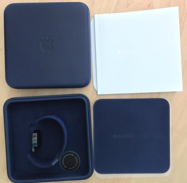 Hộp và phụ kiện đi kèm Apple Watch Edition Hộp và phụ kiện đi kèm Apple Watch Edition