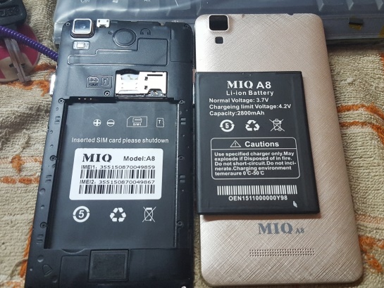  Điện thoại giá rẻ Trung Quốc MIQ A8. Ảnh Internet. 