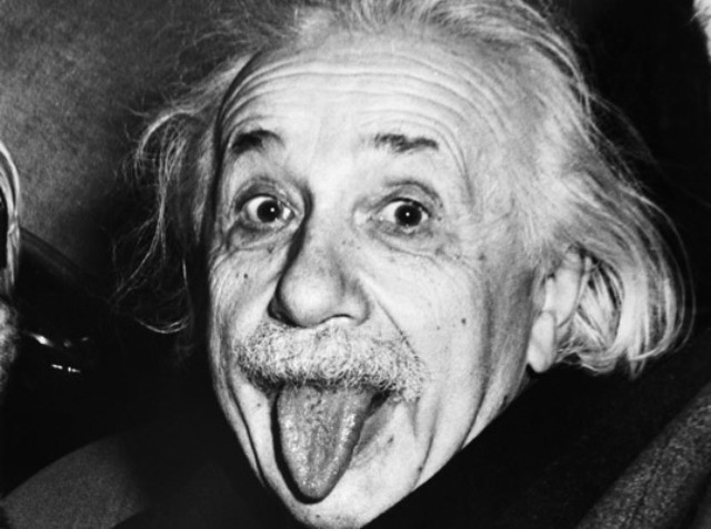  Nhà bác học thiên tài Albert Einstein. Ảnh: Quotesgram.com 