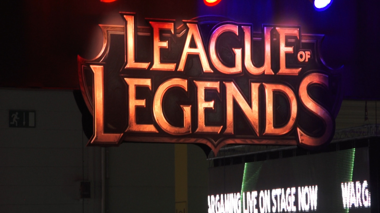  League of Legends - một trong những tựa game được nhiều người chơi nhất hiện nay. 